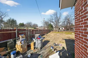 8641 Craige Dr, Dallas, TX 75217 - Photo 3