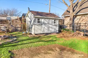 305 Hudson Ave, Crowley, TX 76036 - Photo 27