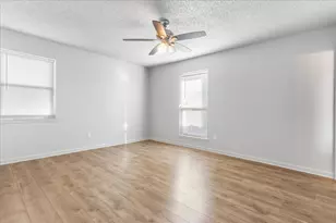 305 Hudson Ave, Crowley, TX 76036 - Photo 15