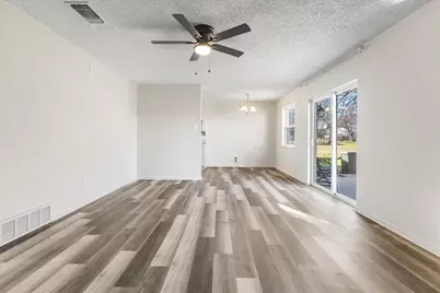 305 Hudson Avenue, Crowley, TX 76036 - Photo 5