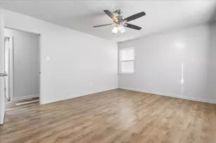 305 Hudson Ave, Crowley, TX 76036 - Photo 19