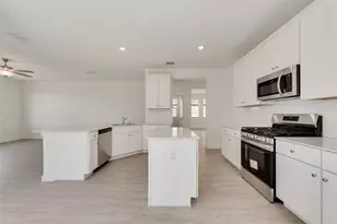 337 Texas Trl, Justin, TX 76247 - Photo 3