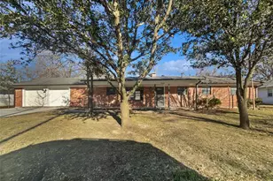 464 W Fulton St, Van Alstyne, TX 75495 - Photo 1