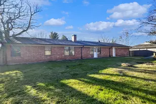 464 W Fulton St, Van Alstyne, TX 75495 - Photo 5