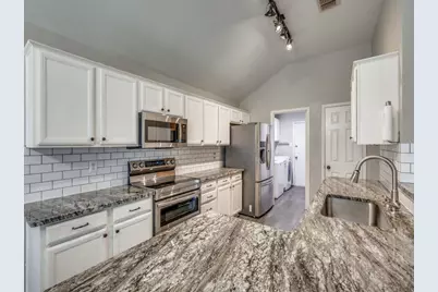 3306 Olympus Court, Corinth, TX 76210 - Photo 9