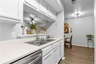 3201 Donnelly Cir, Fort Worth, TX 76107 - Photo 15