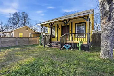 209 E Lone Star Avenue, Cleburne, TX 76031 - Photo 25