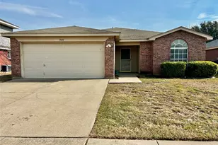 909 Meadowlark Dr, Saginaw, TX 76131 - Photo 1