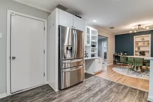 3714 Valley Ridge Rd, Dallas, TX 75220 - Photo 9