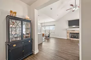 824 E Northside Dr, Pilot Point, TX 76258 - Photo 3