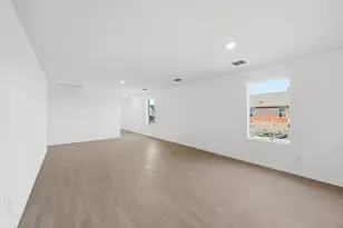 2040 Shady Oaks Dr, Ennis, TX 75119 - Photo 7