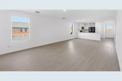 2040 Shady Oaks Drive, Ennis, TX 75119 - Photo 3