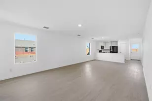 2040 Shady Oaks Dr, Ennis, TX 75119 - Photo 3