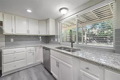 2109 Via Del Plata, Carrollton, TX 75006 - Photo 15