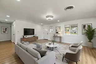 302 Meadow Dr, Gainesville, TX 76240 - Photo 3