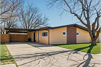 302 Meadow Drive, Gainesville, TX 76240 - Photo 1