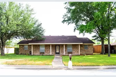 416 Lisa Lane, DeSoto, TX 75115 - Photo 1