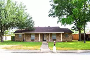 416 Lisa Ln, DeSoto, TX 75115 - Photo 1