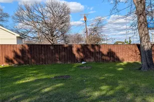 2748 S Llewellyn Ave, Dallas, TX 75224 - Photo 11