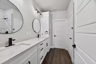 1913 E Myrtle Street, Fort Worth, TX 76104 - Photo 15