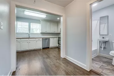 511 Archer Avenue, Cockrell Hill, TX 75211 - Photo 11