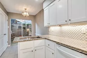 9808 Crest Meadow Dr, Dallas, TX 75230 - Photo 5