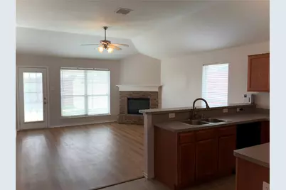 959 Heather Street, Burleson, TX 76028 - Photo 9