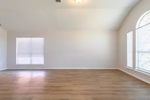 959 Heather St, Burleson, TX 76028 - Photo 3