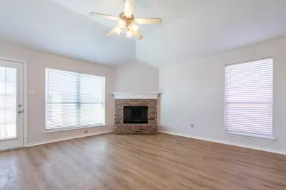 959 Heather Street, Burleson, TX 76028 - Photo 9