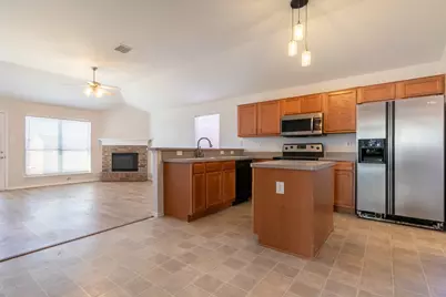 959 Heather Street, Burleson, TX 76028 - Photo 5