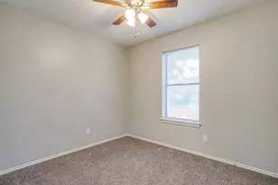 809 Springhill Dr, Burleson, TX 76028 - Photo 15