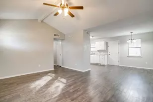 809 Springhill Dr, Burleson, TX 76028 - Photo 3