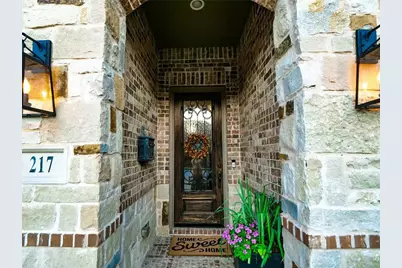 217 Warwick Boulevard, Lewisville, TX 75056 - Photo 3