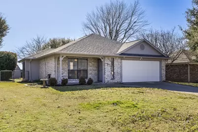 1610 Oxford Drive, Mansfield, TX 76063 - Photo 3