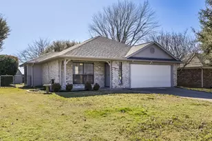 1610 Oxford Dr, Mansfield, TX 76063 - Photo 3