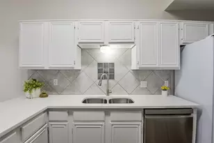 1610 Oxford Dr, Mansfield, TX 76063 - Photo 11