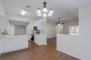 1610 Oxford Dr, Mansfield, TX 76063 - Photo 3