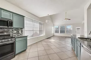 5702 Streamside Dr, Arlington, TX 76018 - Photo 13