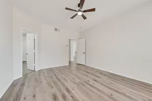 5702 Streamside Dr, Arlington, TX 76018 - Photo 19