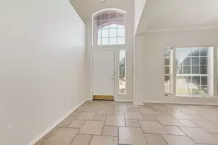 5702 Streamside Dr, Arlington, TX 76018 - Photo 5