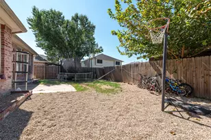 5702 Streamside Dr, Arlington, TX 76018 - Photo 31