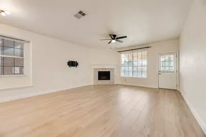 5525 Buckskin Drive, The Colony, TX 75056 - Photo 9