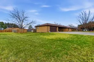 111 Mustang, Graham, TX 76450 - Photo 3