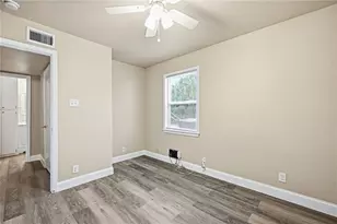 817 S Elm St, Sherman, TX 75090 - Photo 11