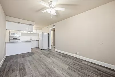 817 S Elm Street #2, Sherman, TX 75090 - Photo 5