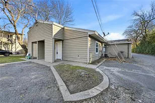 817 S Elm St, Sherman, TX 75090 - Photo 17