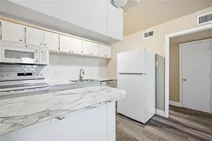 817 S Elm St, Sherman, TX 75090 - Photo 9