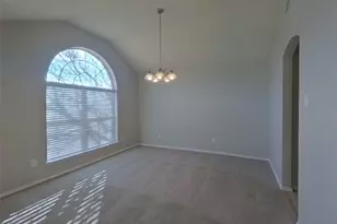 10712 Braemoor Dr, Fort Worth, TX 76052 - Photo 5