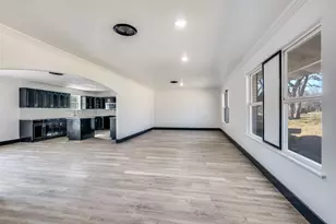 5824 Yolanda Dr, Fort Worth, TX 76112 - Photo 9