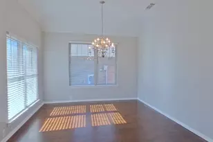 541 Kerry St, Crowley, TX 76036 - Photo 5